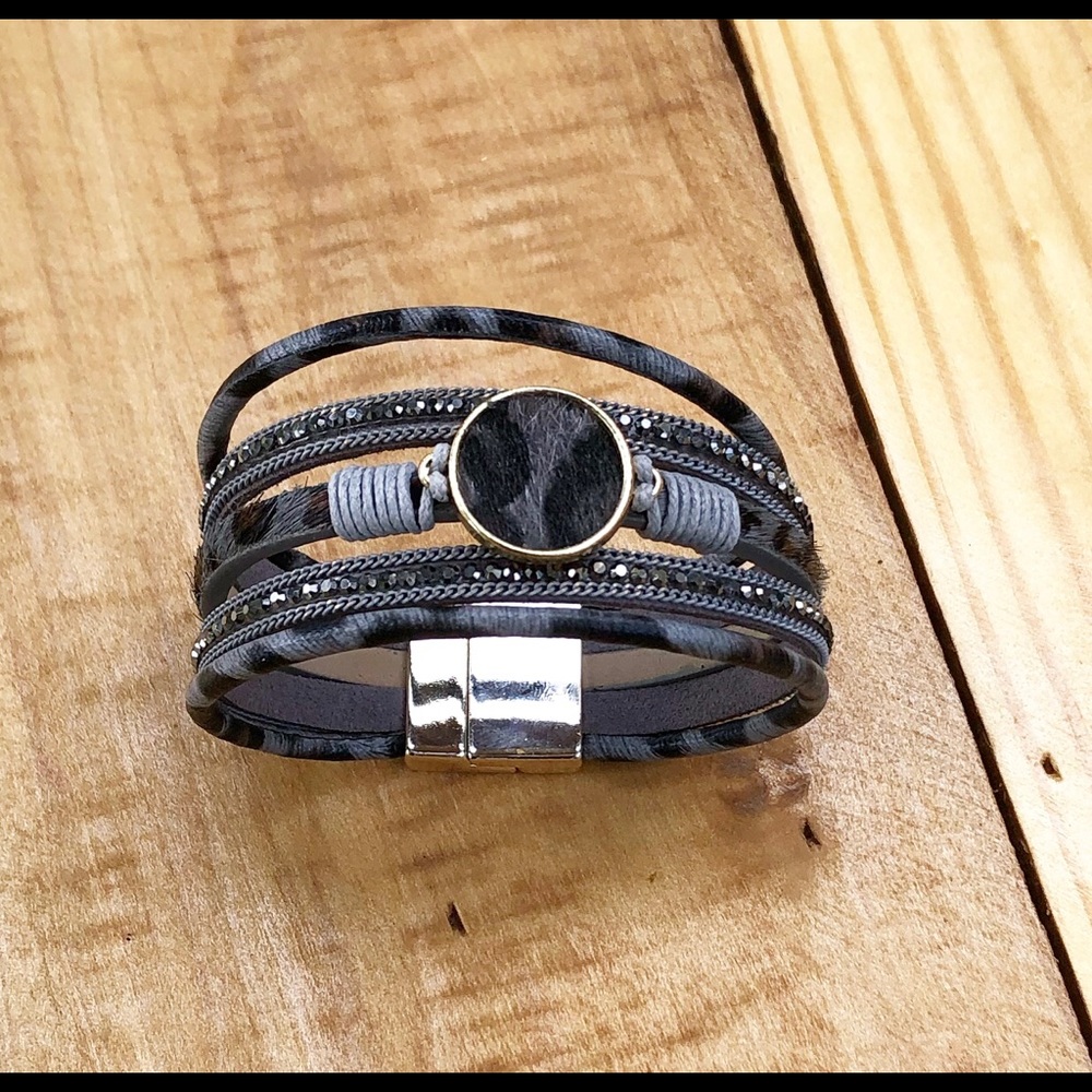 *NWOT* Charcoal Leopard Print Strappy Bracelet